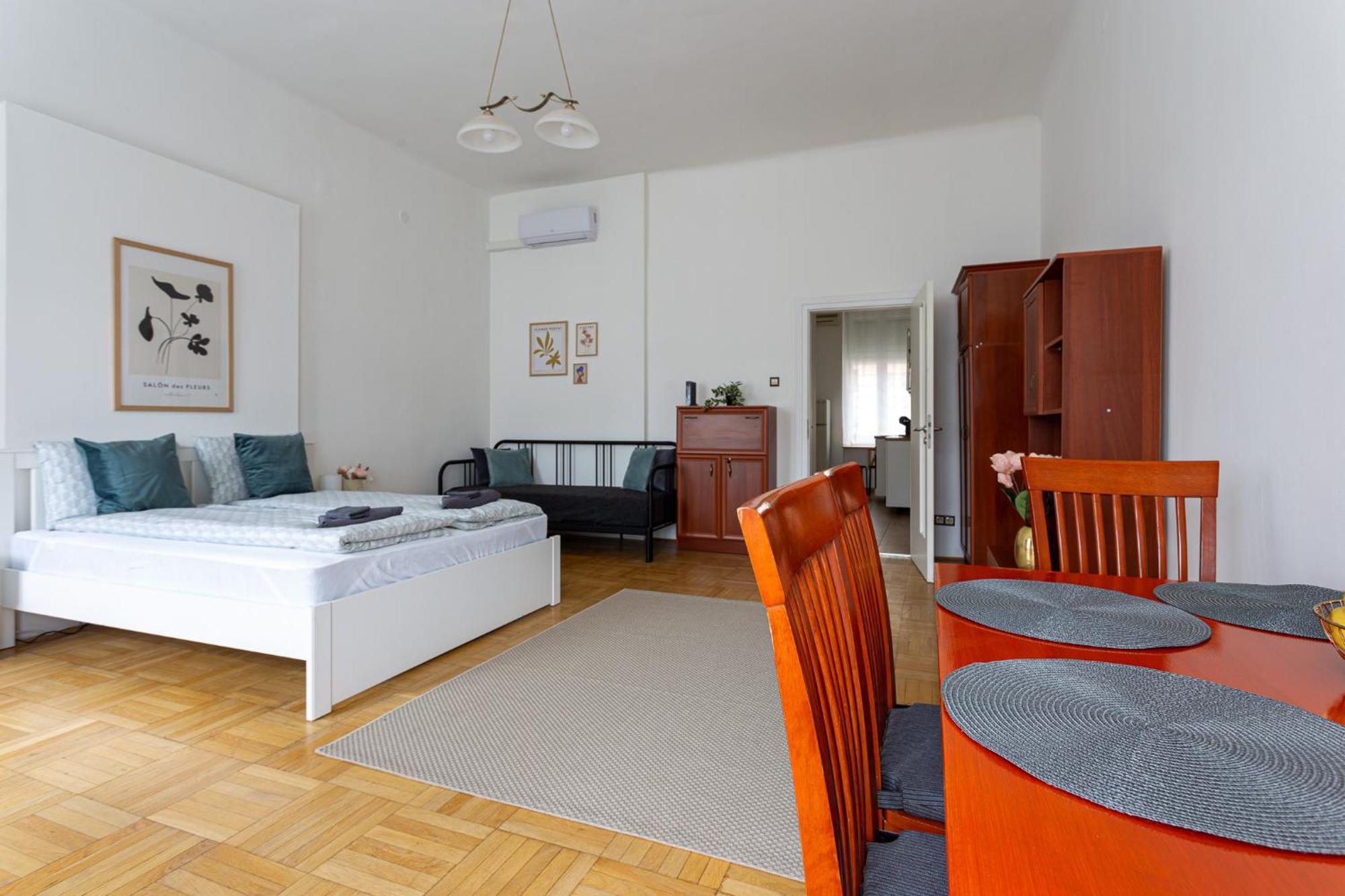Urania Apartments Budapest Esterno foto